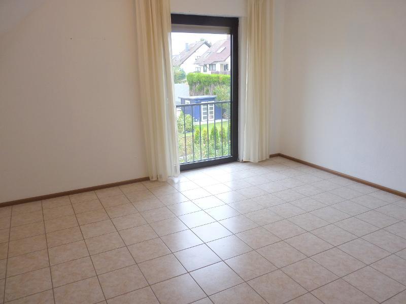 Gemütliche 2 Zimmer- Dachgeschoss-Wohnung mit Balkon in ruhiger Lage - in Alzenau! - Foto 2