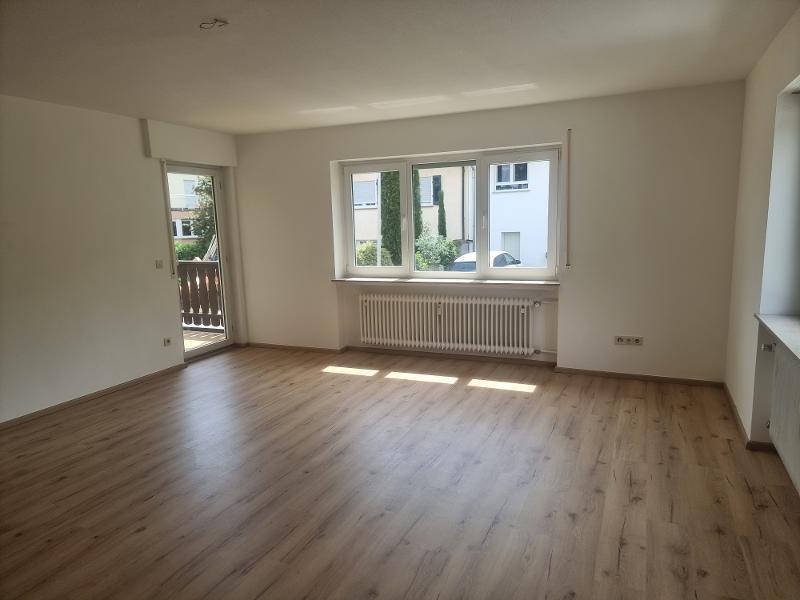Naturnah, hell und gemütlich! Barrierearme 5 Zimmer-EG-Wohnung, mit großem Balkon - in Alzenau/OT! - Photo 3