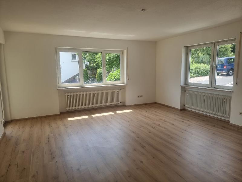 Naturnah, hell und gemütlich! Barrierearme 5 Zimmer-EG-Wohnung, mit großem Balkon - in Alzenau/OT! - Photo 1