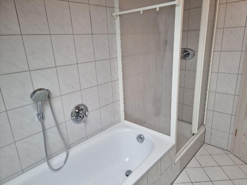 Feldrandlange mit traumhaftem Blick! 4-Zi.-Whg. mit Balkon u. Garagenplatz in Freigericht - Foto 2