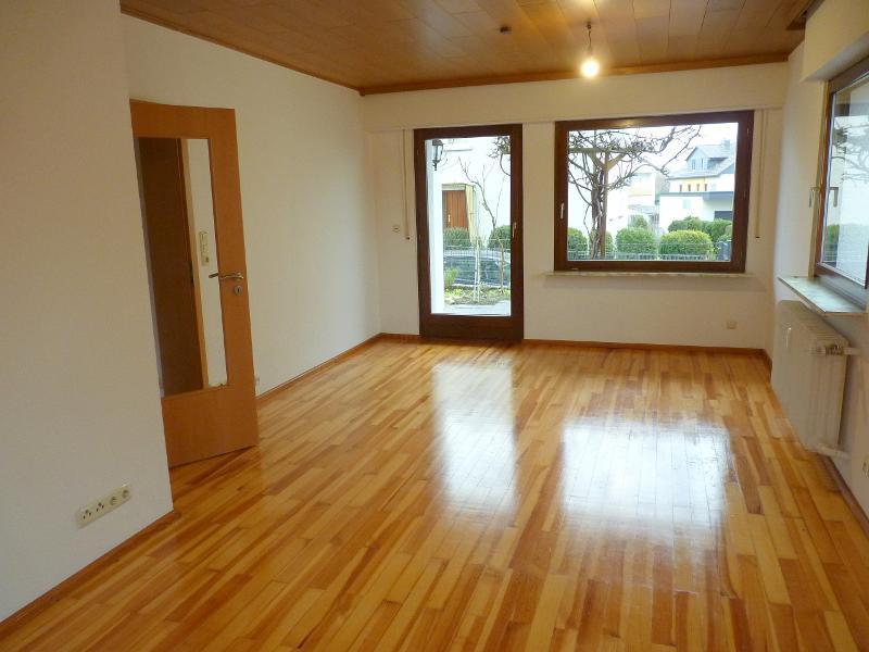 Nähe Feldrandlage! 3-Zimmer-EG-Wohnung mit kl. Terrasse und Garagenplatz in Kahl! - Foto 4