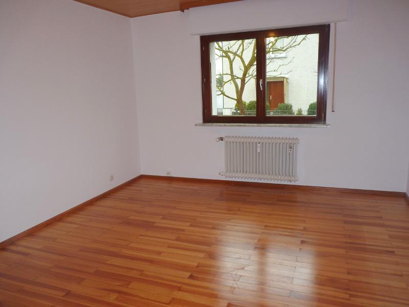 Nähe Feldrandlage! 3-Zimmer-EG-Wohnung mit kl. Terrasse und Garagenplatz in Kahl! - Foto 3